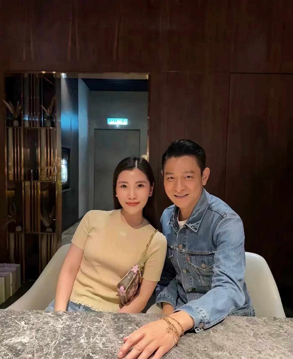 亿万舅舅顶级排场设宴身家52亿跻身富豪榜九游会登录j9入口刘德华陪妻返马探亲！(图4)