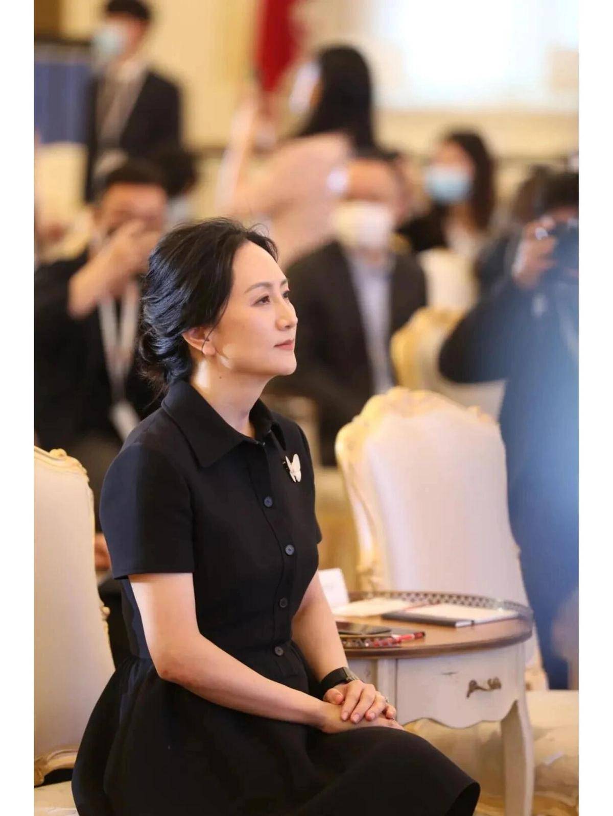 真正的贵族穿衣从来都越简单越高级九游会看