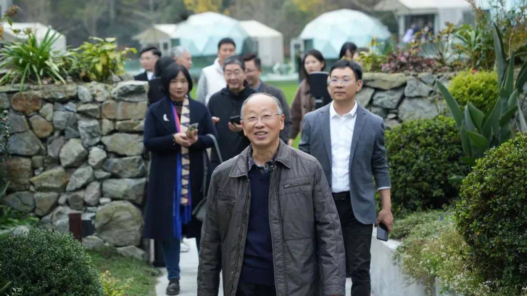 三届爽学与爽村论坛在中国爽村宝山隆重召开九游会〔读城〕安逸四川 爽在宝山——第(图6)